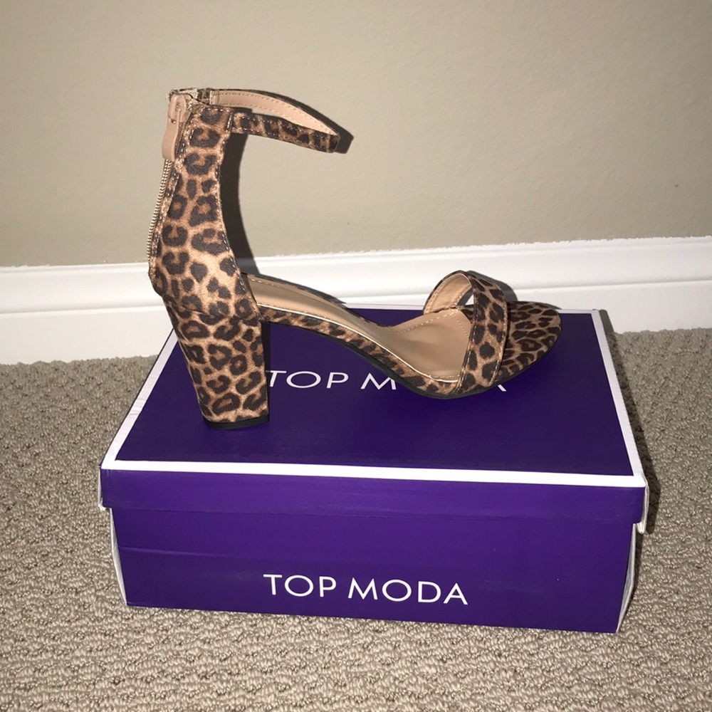 Top Moda Women’s Sandal Shoe Leopard